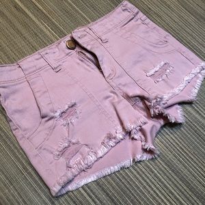 Frayed pink shorts 💕